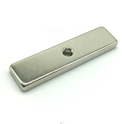 Dvigatel uchun qoziqli blokli magnit